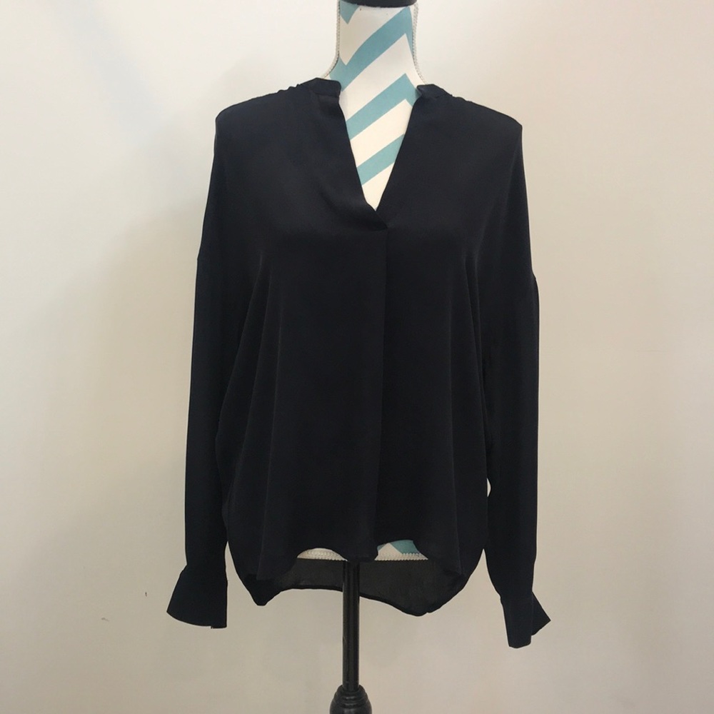 Vince. Classic 100% SILK Long Sleeve Too
